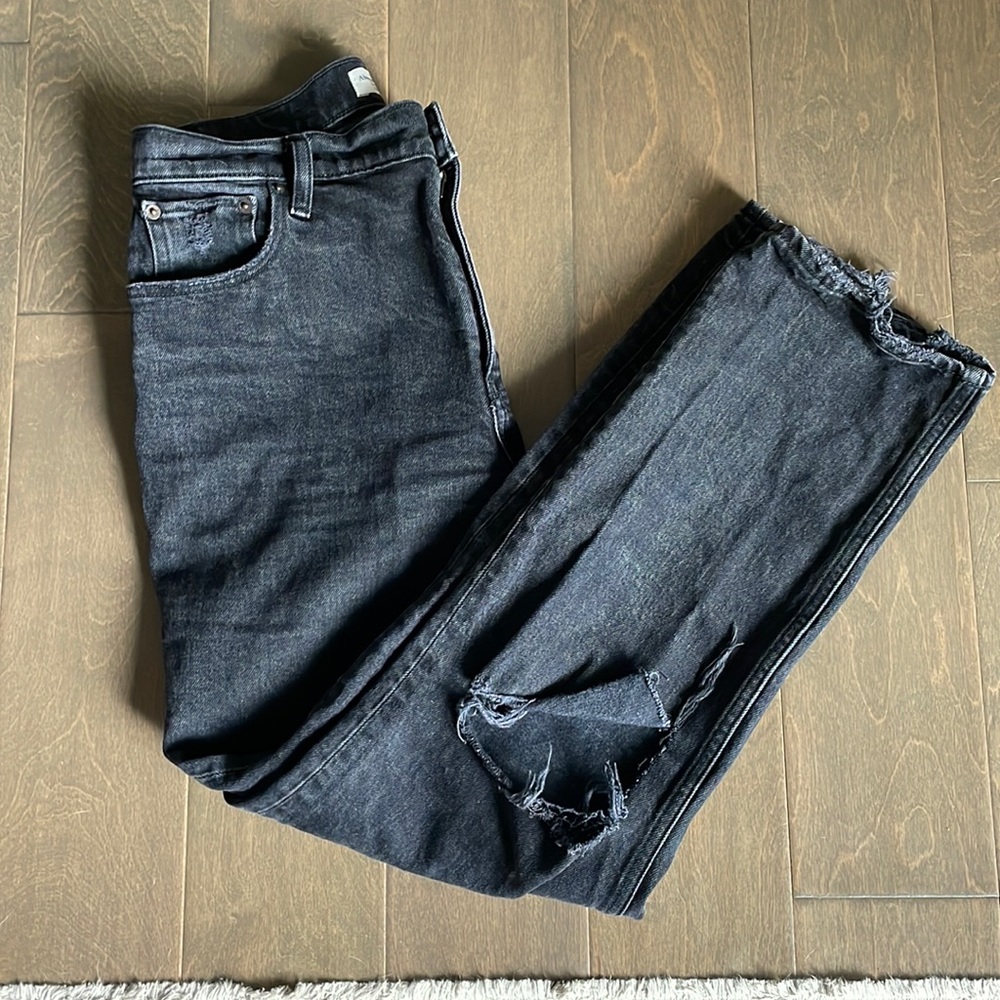 Abercrombie and Fitch 90s straight ultra high rise jeans. Very gently used!